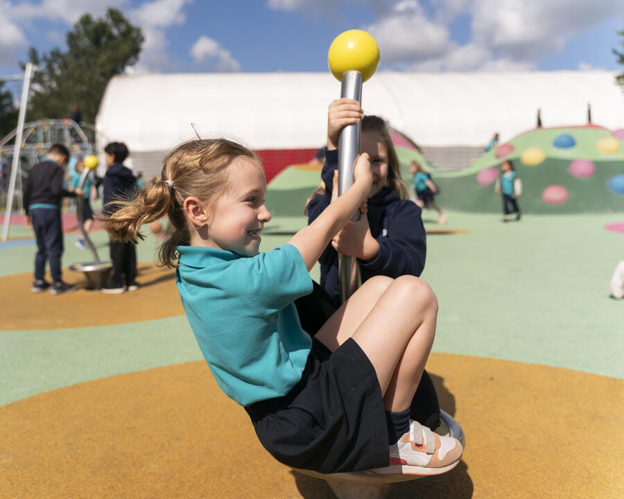 Naše kampusy | Praha 4 a Praha 6 | PBIS - Image-50-50 checklist