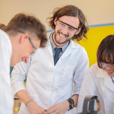 Jak učíme | Kurikulum v Prague British International School - Small Text And Image