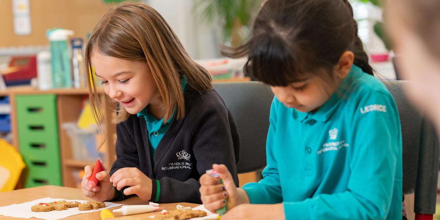 Jak učíme | Kurikulum v Prague British International School - Key Fact Tiles