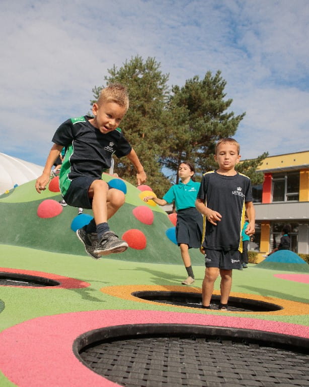 PBIS Uniform | Prague British International School - PE