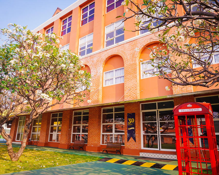 ประวัติโรงเรียนของเรา | โรงเรียนนานาชาติรีเจ้นท์กรุงเทพฯ - 04 Image-50-50