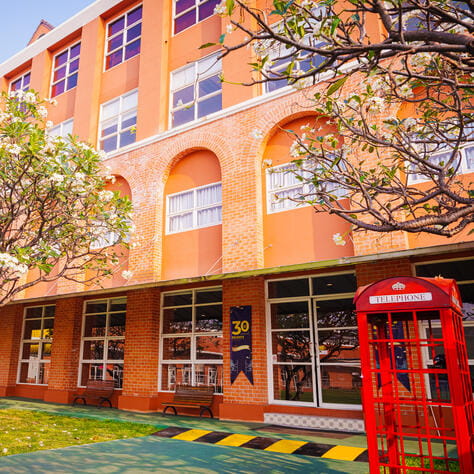 ข้อกำหนดด้านการสมัครเข้าเรียน | โรงเรียนนานาชาติรีเจ้นท์กรุงเทพฯ - Small Text And Image 02