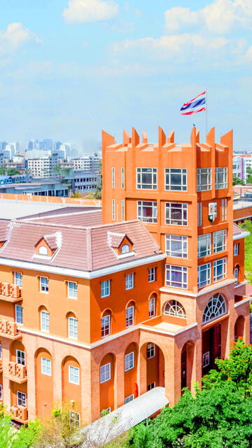 สัมผัสโรงเรียนของเรา | โรงเรียนนานาชาติรีเจ้นท์กรุงเทพฯ - Level 2 Page Header With Key Facts
