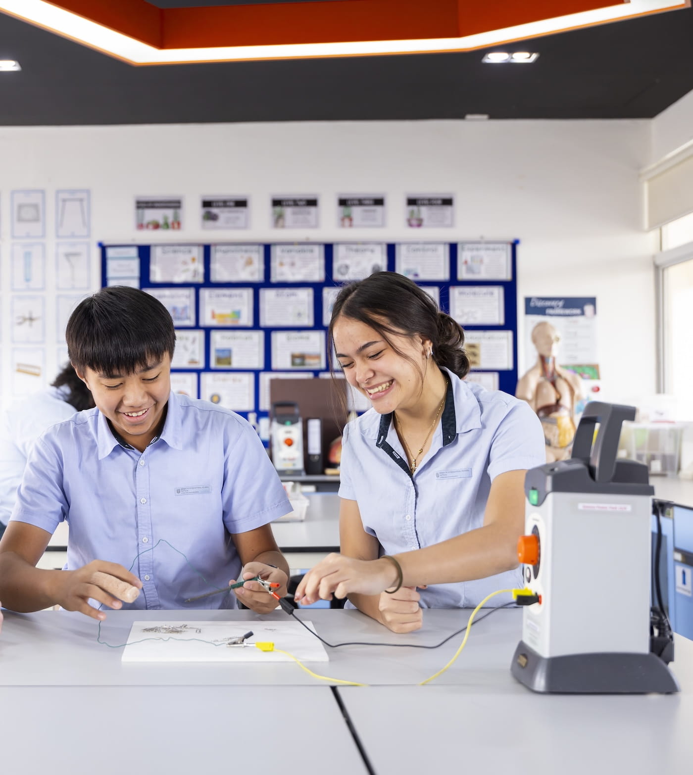 International School Scholarships Thailand | Regents Pattaya - Feature Cards Pattern