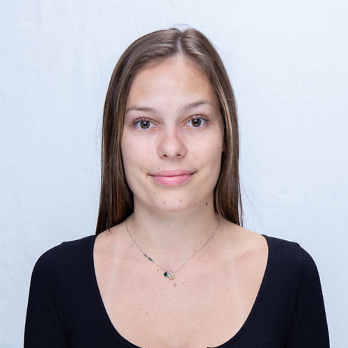 ความเป็นเลิศทางวิชาการ | โรงเรียนนานาชาติรีเจ้นท์พัทยา - Feature Cards Pattern