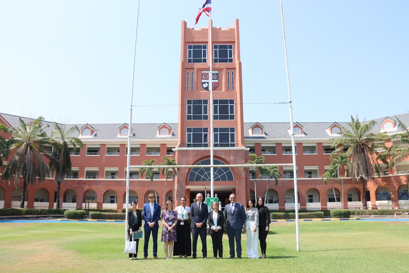 The British Ambassador Thailand visits Regents International School Pattaya - The British Ambassador Thailand visits Regents International School Pattaya