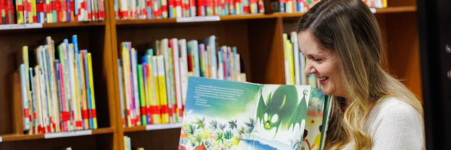 Biblioteca | Colegio Saint George, República Dominicana - Content Page Header