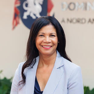 Propuesta académica | Saint George School, República Dominicana - Feature Cards Tabs