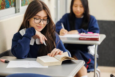 Excelencia Académica | St George School, República Dominicana - Visual Time Line Tabs