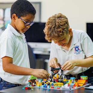 Información para padres | Saint George School, República Dominicana - 03 Feature Cards