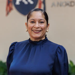 Propuesta académica | Saint George School, República Dominicana - Feature Cards Tabs