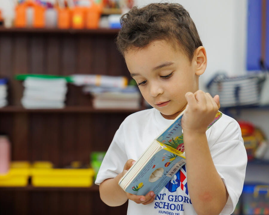 Biblioteca | Colegio Saint George, República Dominicana - Image-50-50 1