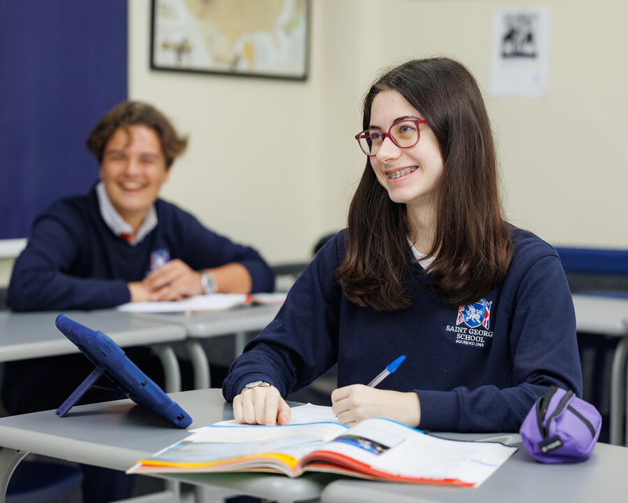 St George School | Escuela internacional en Santo Domingo - Image-50-pattern