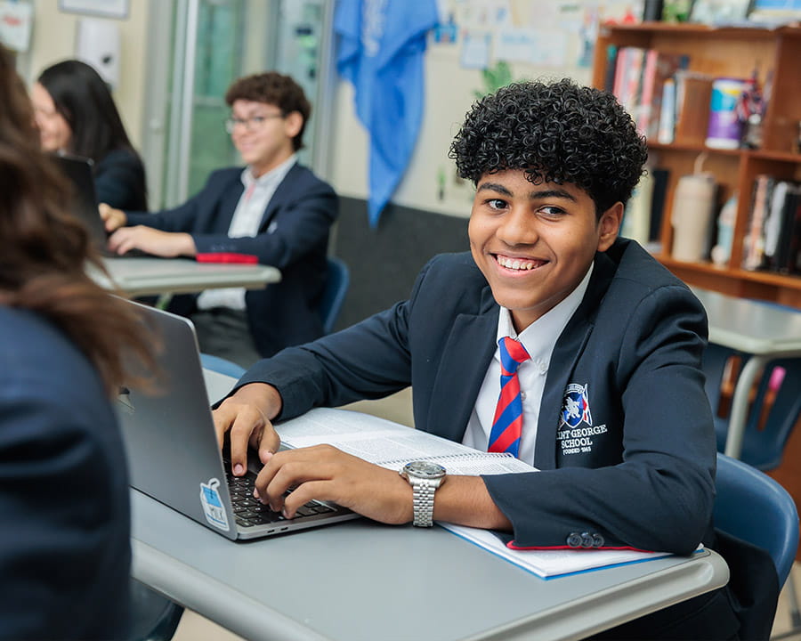 St George School | International School in Santo Domingo - Image-50-pattern