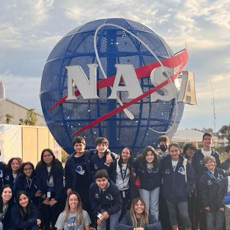 Outstanding Experiences | Saint George School - 07 - Feature Cards Pattern - Expeditions