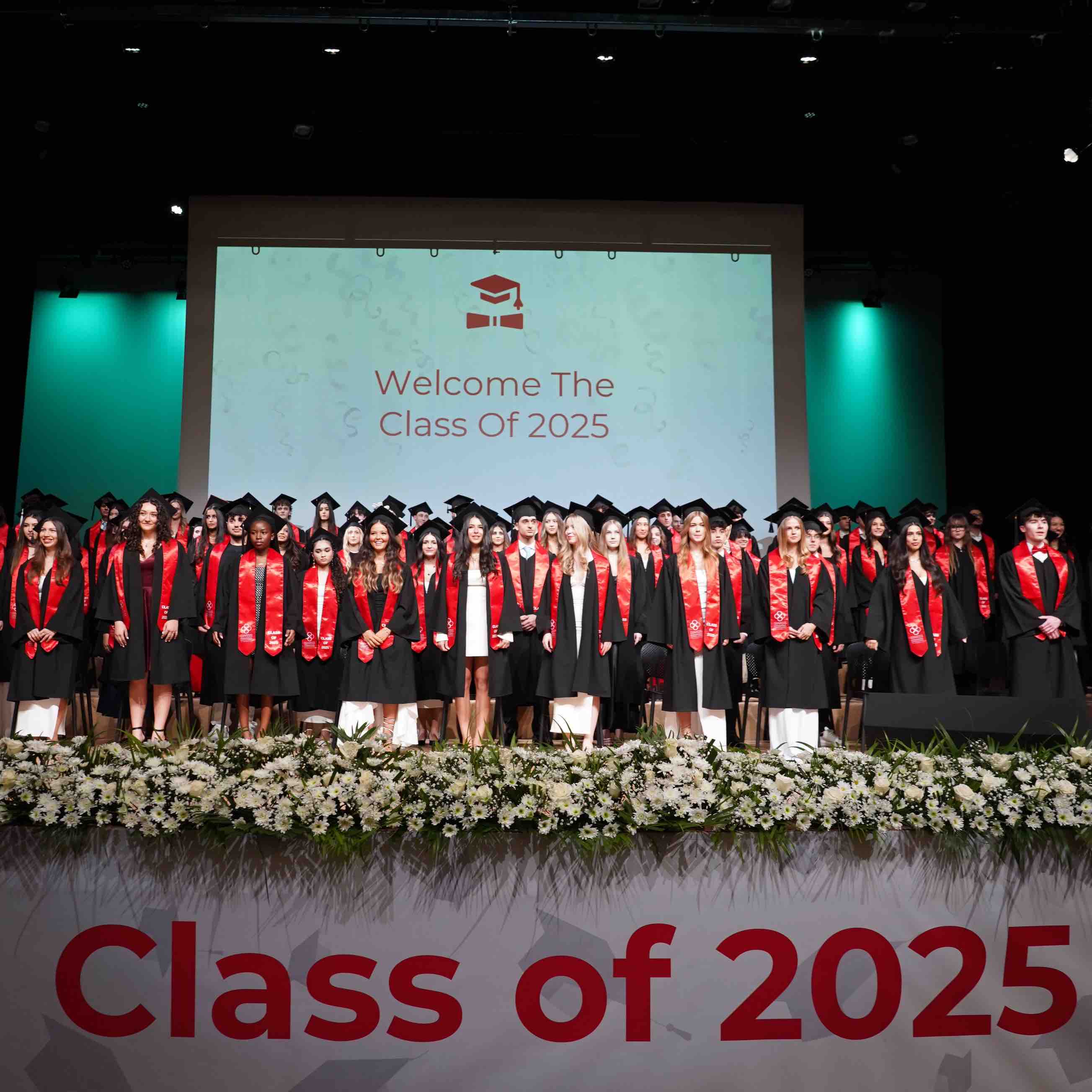 Swiss International Scientific School Dubai | Day and Boarding - Feature Cards Pattern