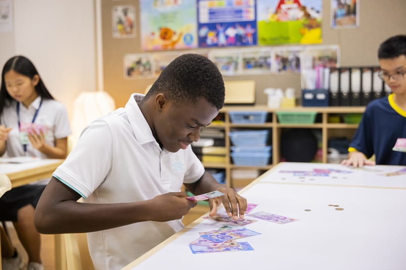 How to choose subjects for university pathways  - choose subjects university st andrews bangkok