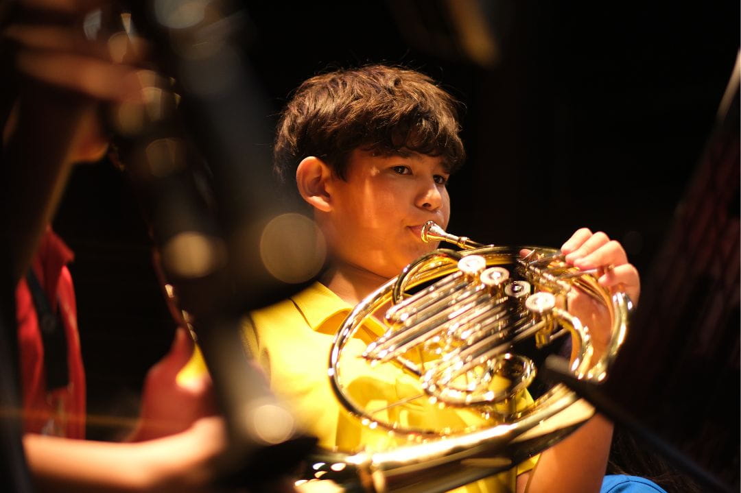 Parent Essentials | St Andrews International School Bangkok - Feature Cards Pattern