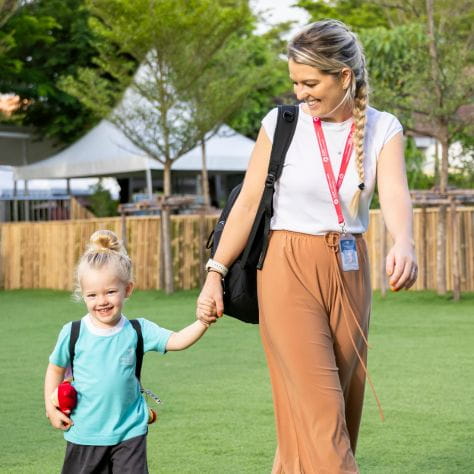 Parent Essentials | St Andrews International School Bangkok - Feature Cards Pattern