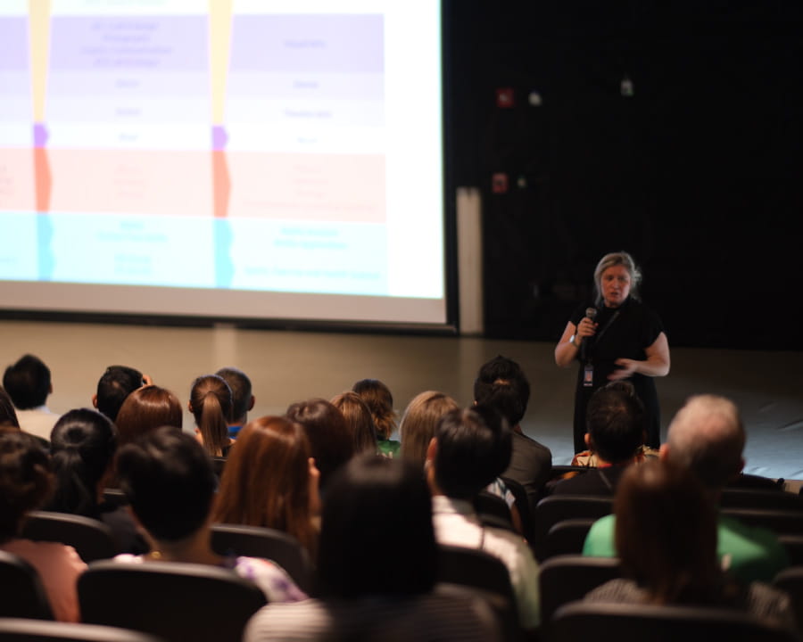 IGCSE Bangkok | St Andrews International School Bangkok - Small Text And Image