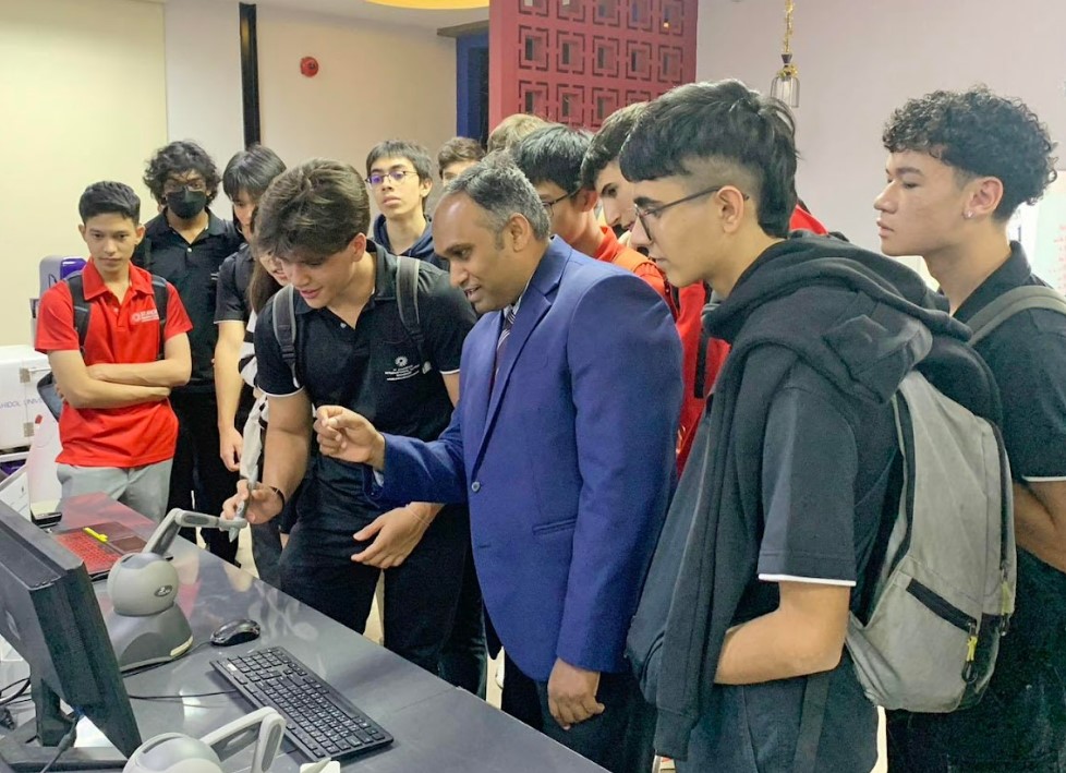 STA Explores the future of biomedical innovation at Mahidol University: A fascinating journey into robotics, rehabilitation tech, and cutting-edge 3D printing! - STA visit to Biomedical Engineering at Mahidol University
