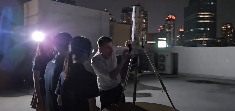 The Glowing Muons win prestigious 2024 CERN Outreach Award - The Glowing Muons win prestigious 2024 CERN