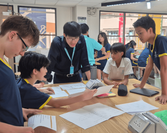 Professionals Visit Year 8 Technology Class - Professionals Visit Year 8 Technology Class