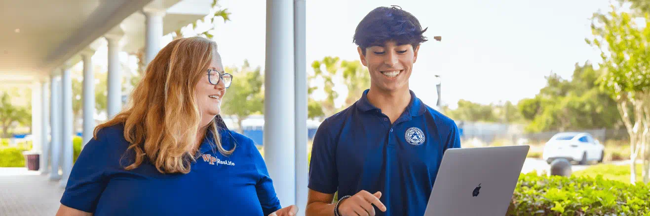 head-of-college-counseling-at-wps-meeting-with-a-high-school-student