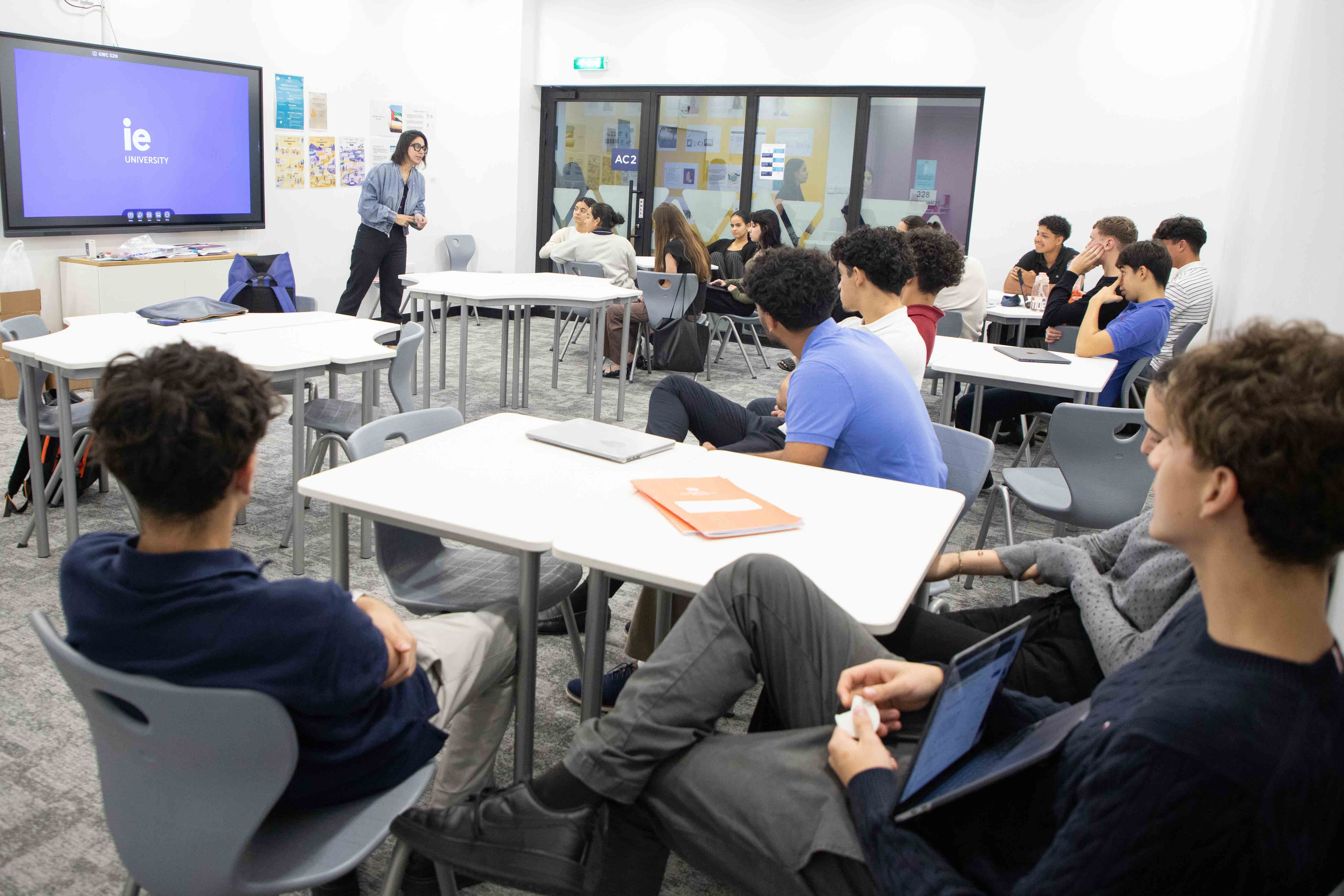 IB School in Abu Dhabi | BIS Abu Dhabi - Visual Time Line Tabs - A typical day