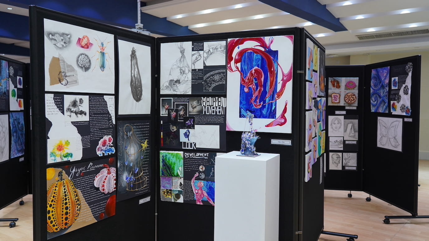 Secondary Art Soiree Shines with High-Quality Exhibition and Performances - Secondary Art Soiree Shines with High-Quality Exhibition and Performances