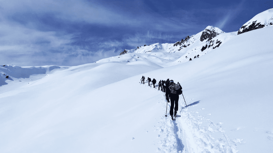 Les moments forts du camp de ski : dévaler les pentes du glacier d'Aletsch  - Ski camp highlights - Hitting the slopes in the Aletsch Arena